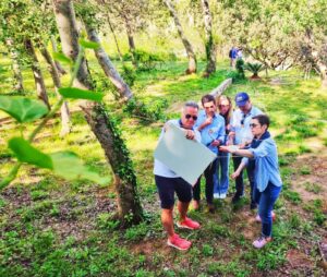 Treasure hunt in nature is an engaging and fun teambuilding 